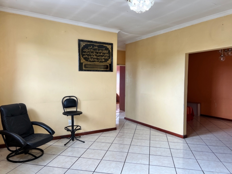 Commercial Property for Sale in Tuscany Glen Western Cape